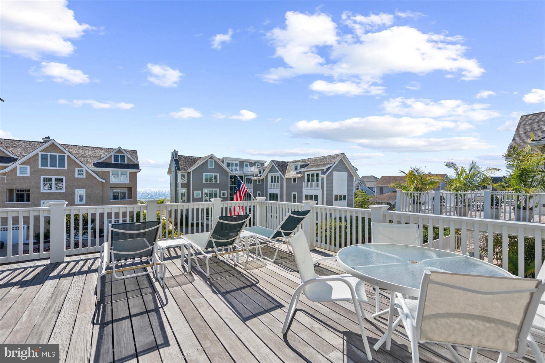 OCEAN BREEZES - Residential