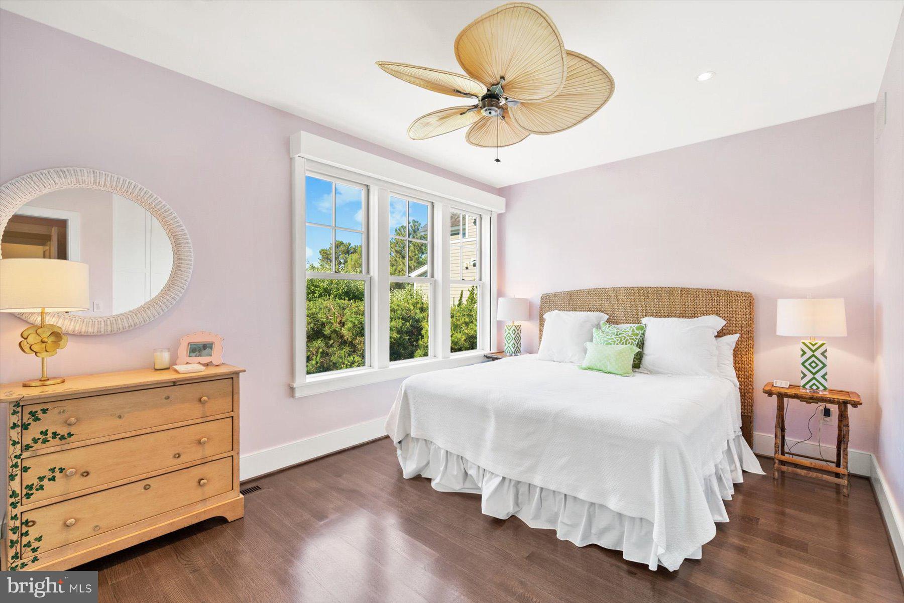 OCEAN BREEZES - Residential