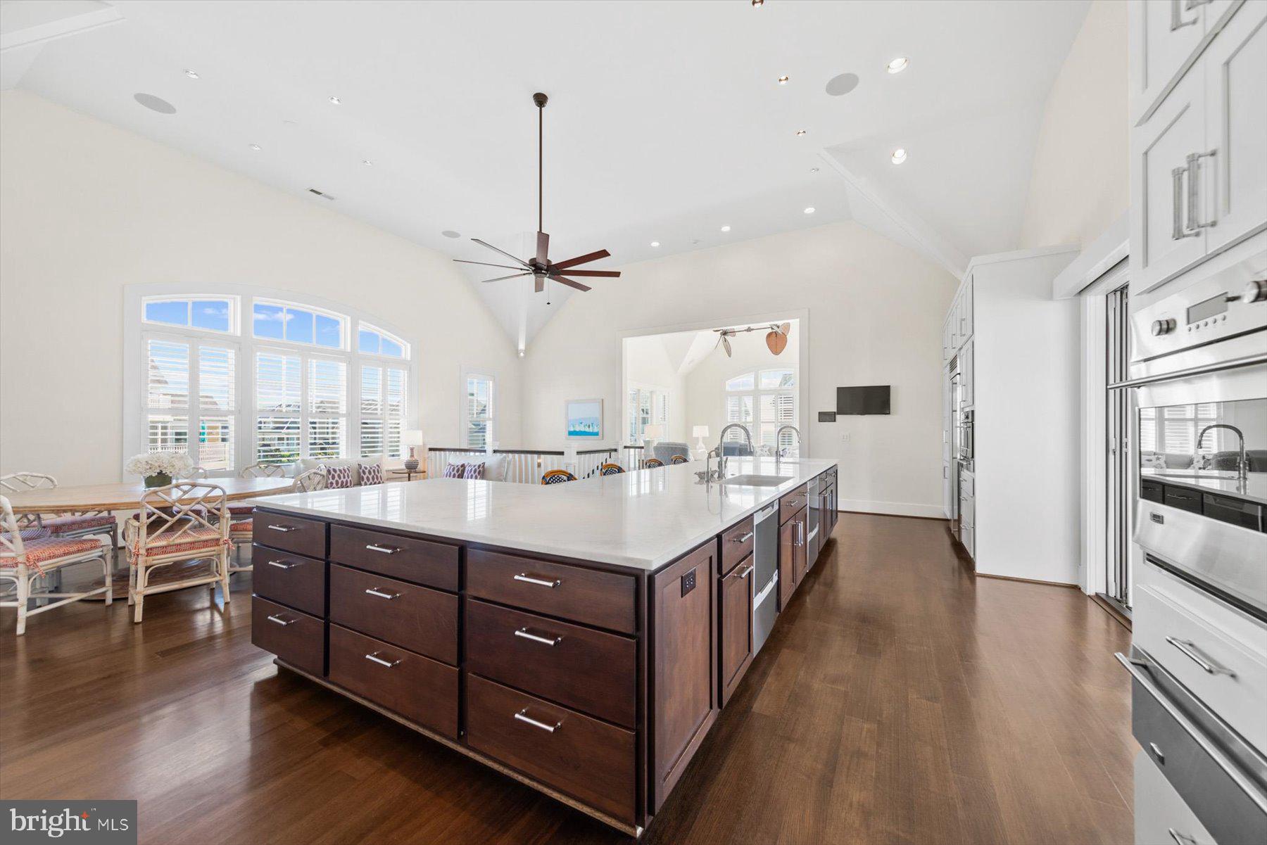 OCEAN BREEZES - Residential