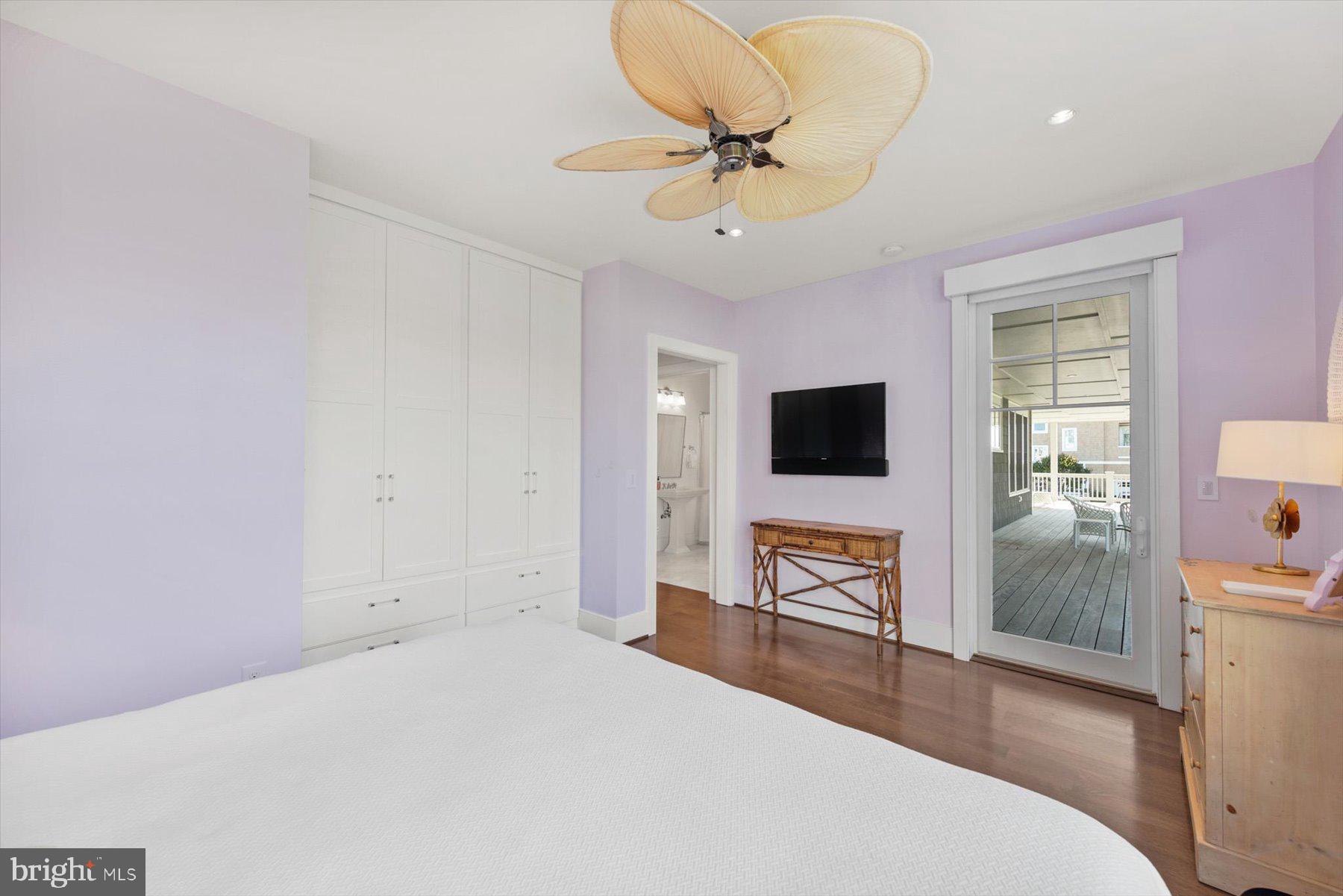 OCEAN BREEZES - Residential