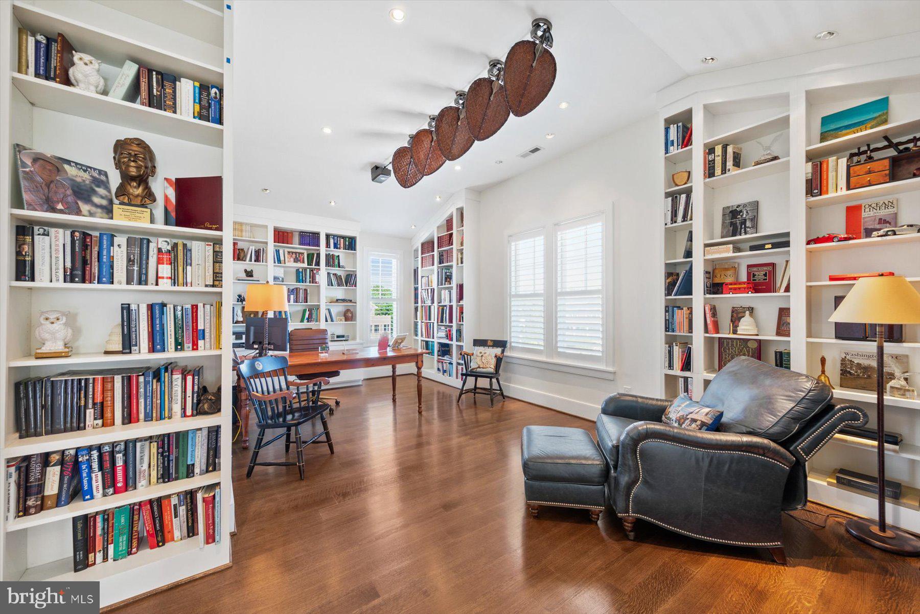 OCEAN BREEZES - Residential