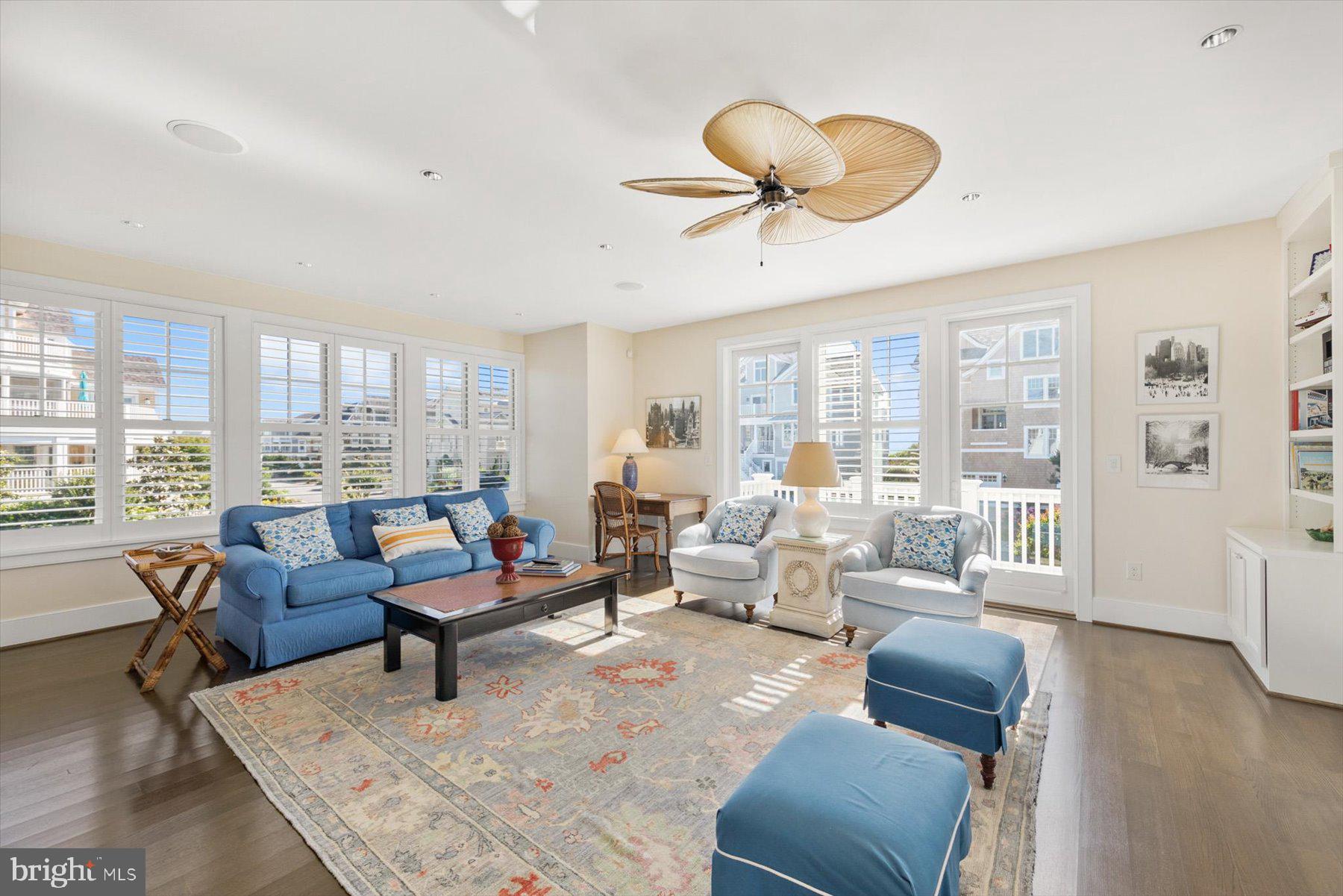 OCEAN BREEZES - Residential