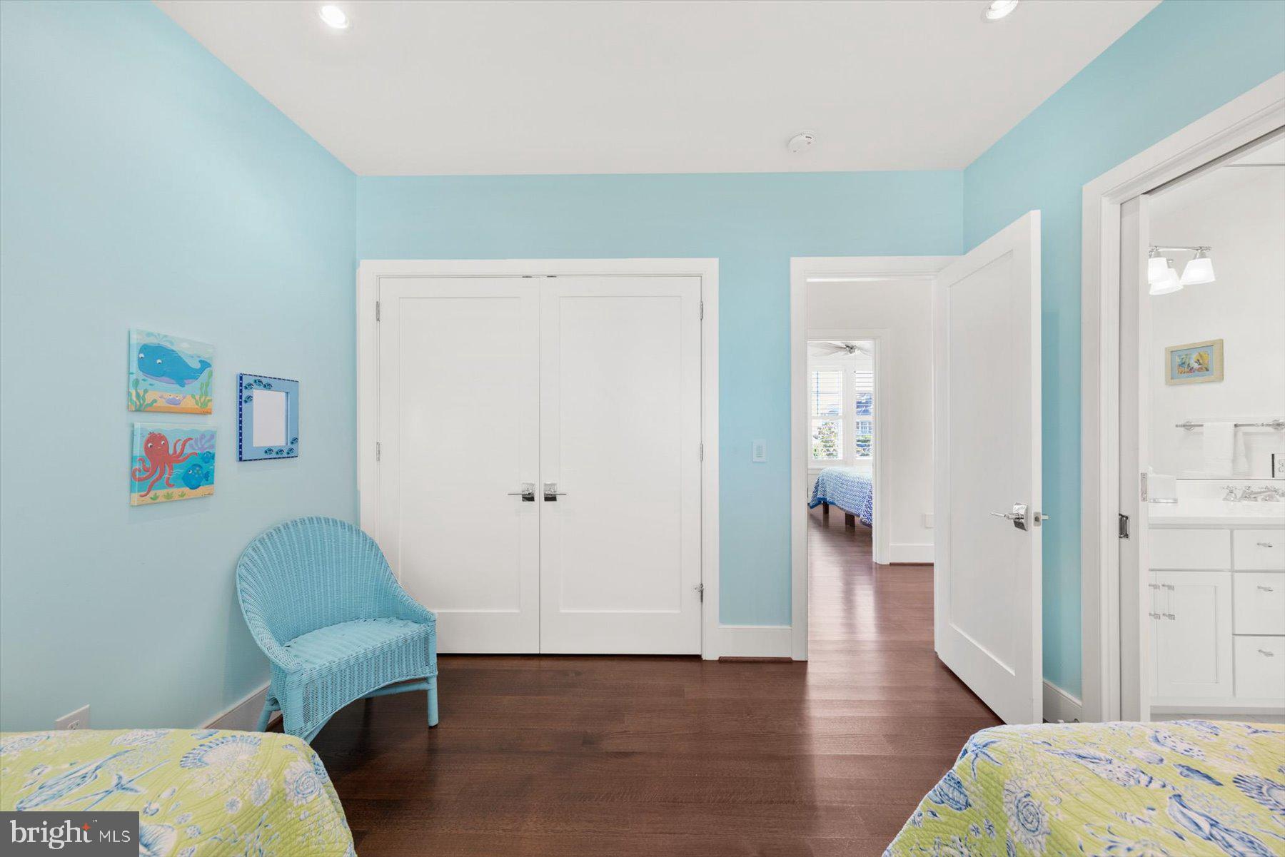 OCEAN BREEZES - Residential