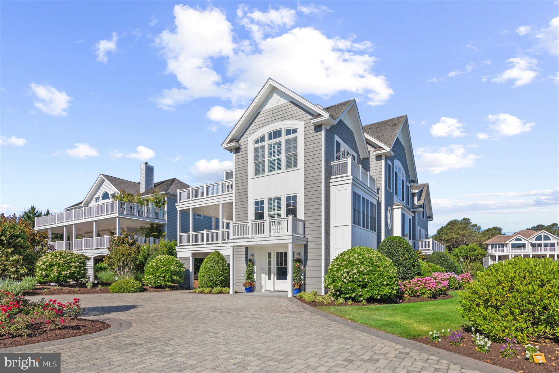 OCEAN BREEZES - Residential