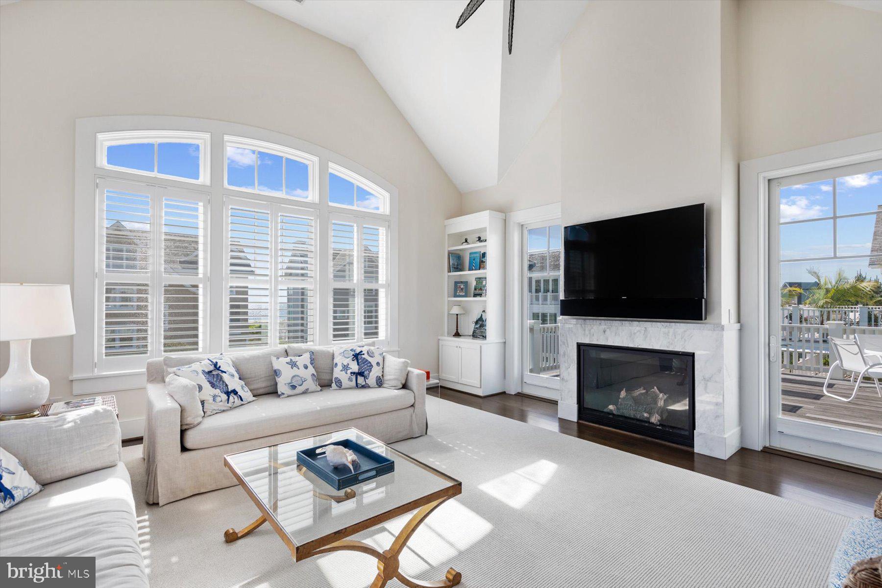 OCEAN BREEZES - Residential