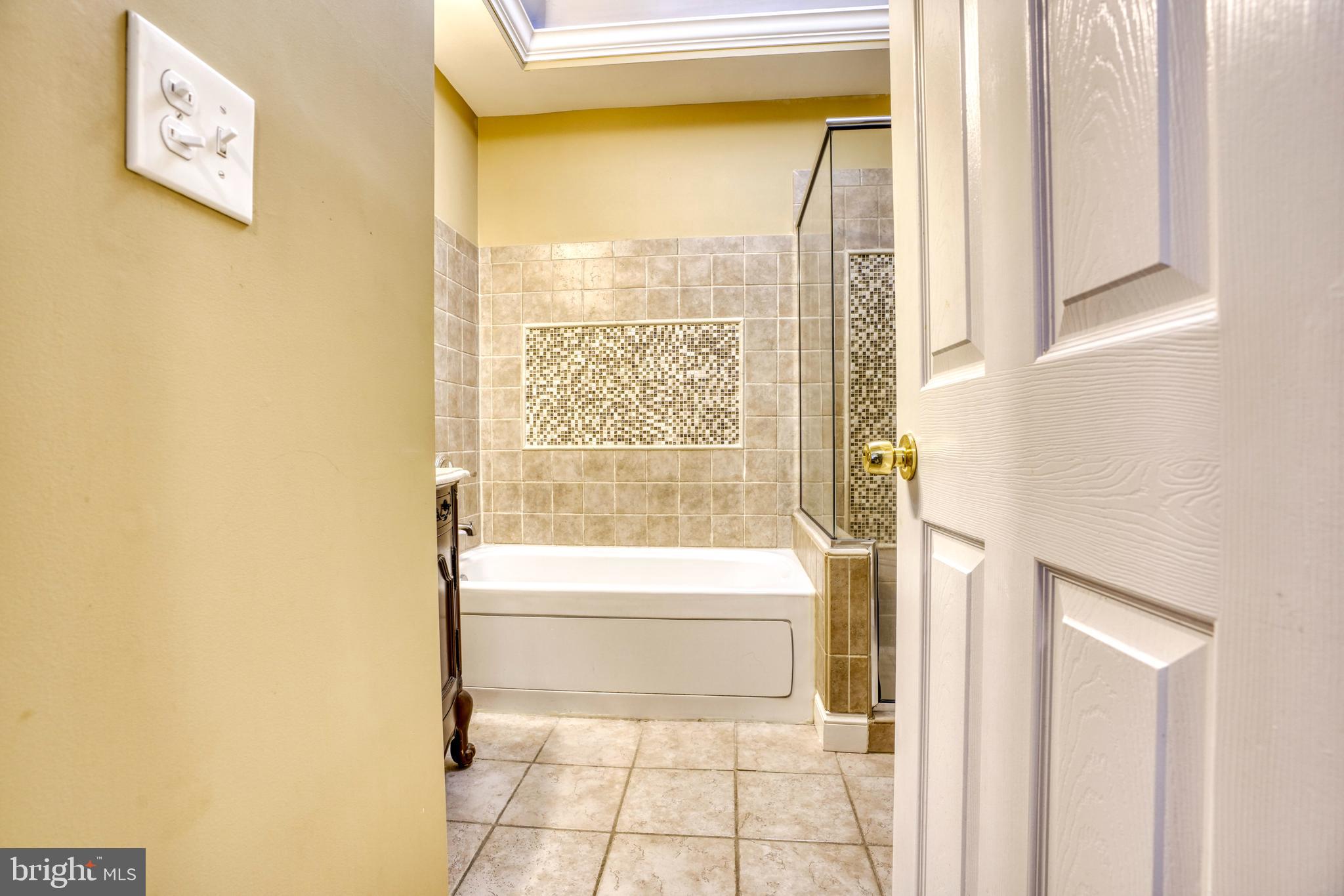 NORTHWOOD - Residential