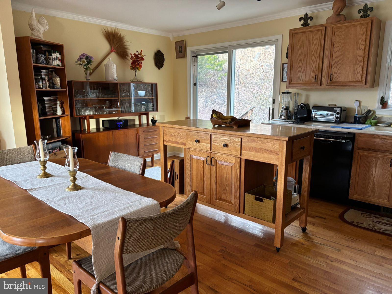 NONE UNRESTRICTED - Residential