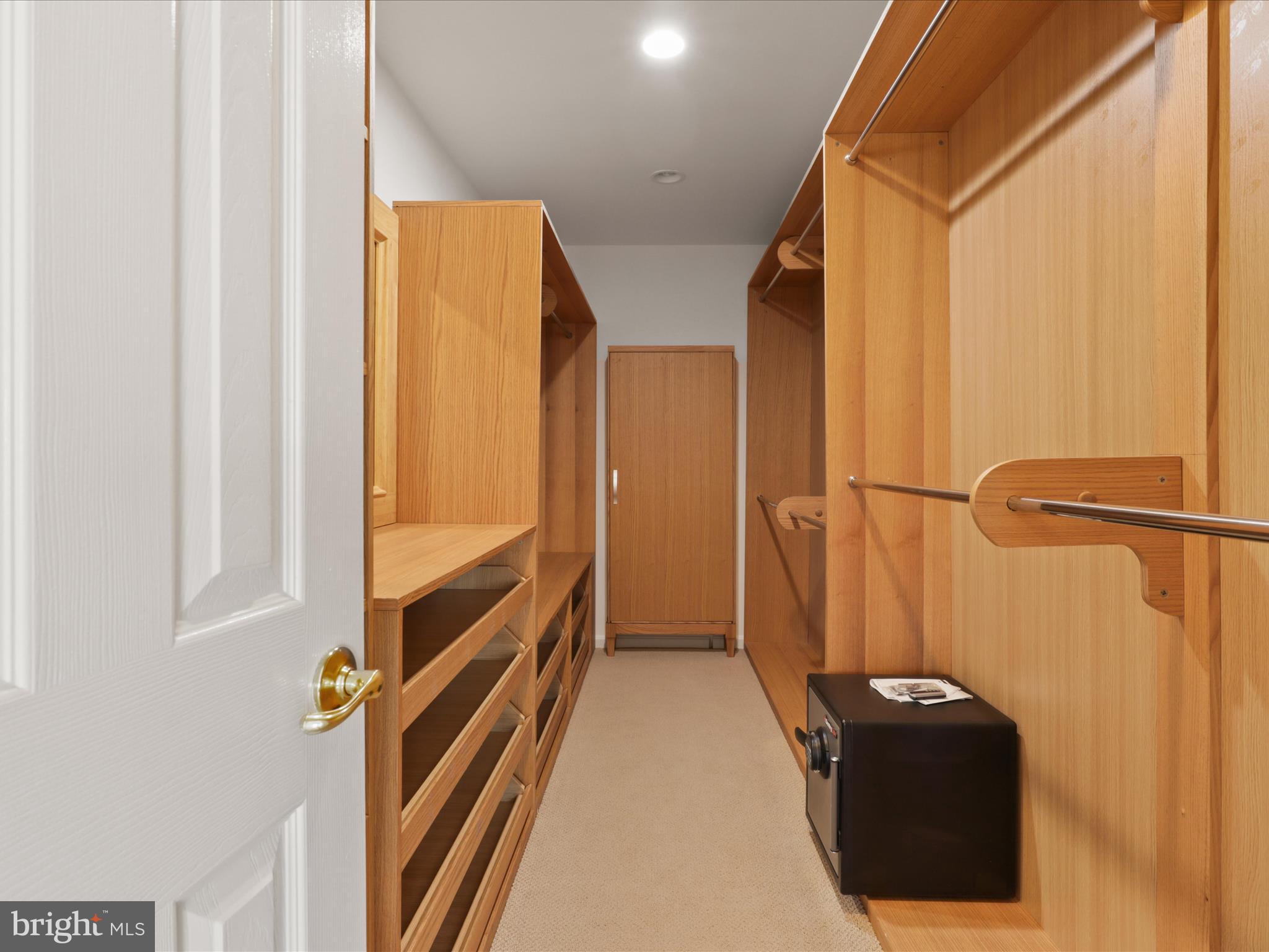 WILLOWS OF POTOMAC - Residential