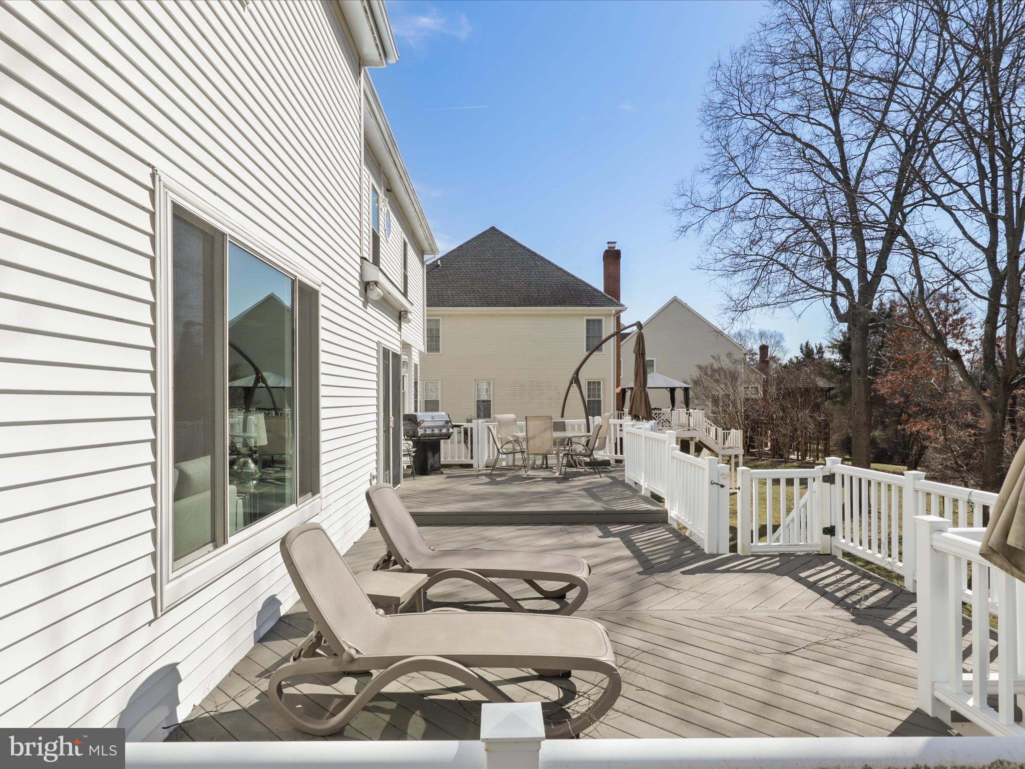 WILLOWS OF POTOMAC - Residential