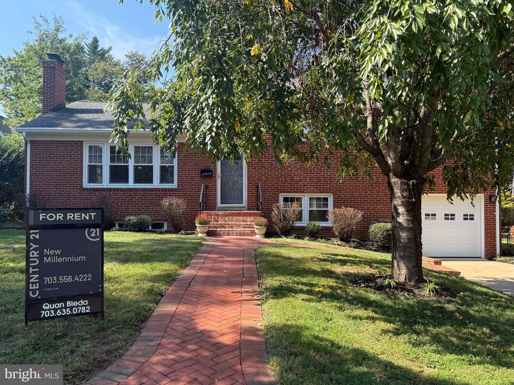 Photo of 211 W Columbia Street, FALLS CHURCH, VA 22046 (MLS # VAFA2003260)