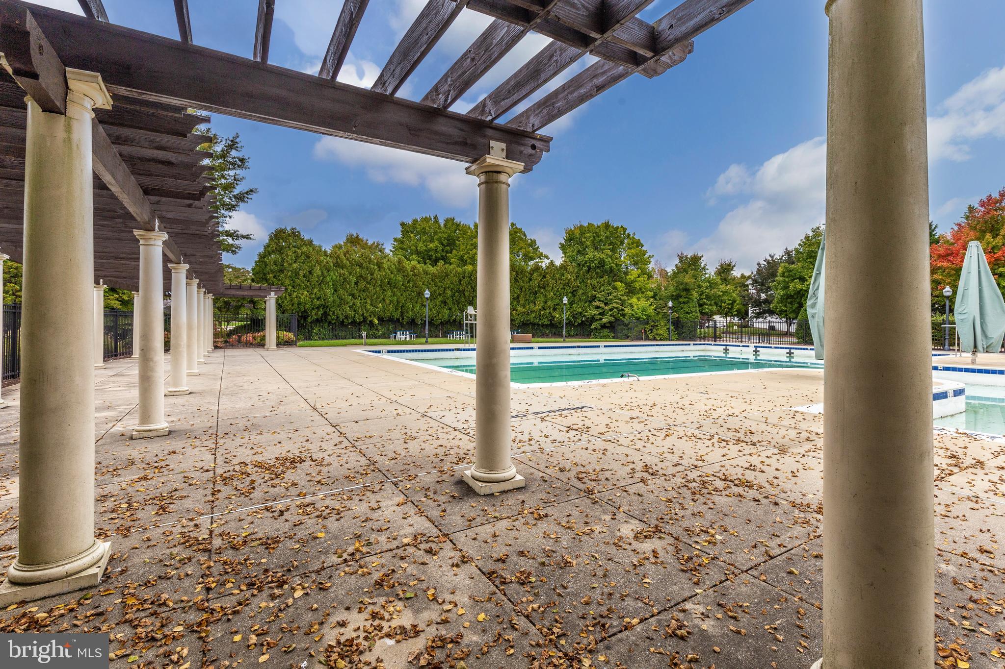 KINGSVIEW VILLAGE - Residential