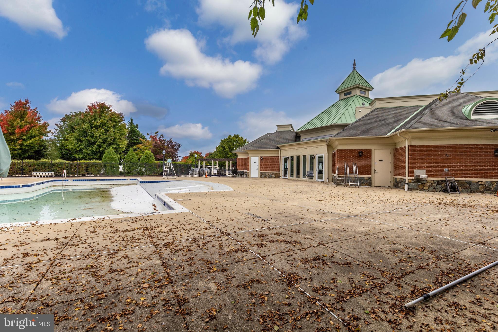 KINGSVIEW VILLAGE - Residential