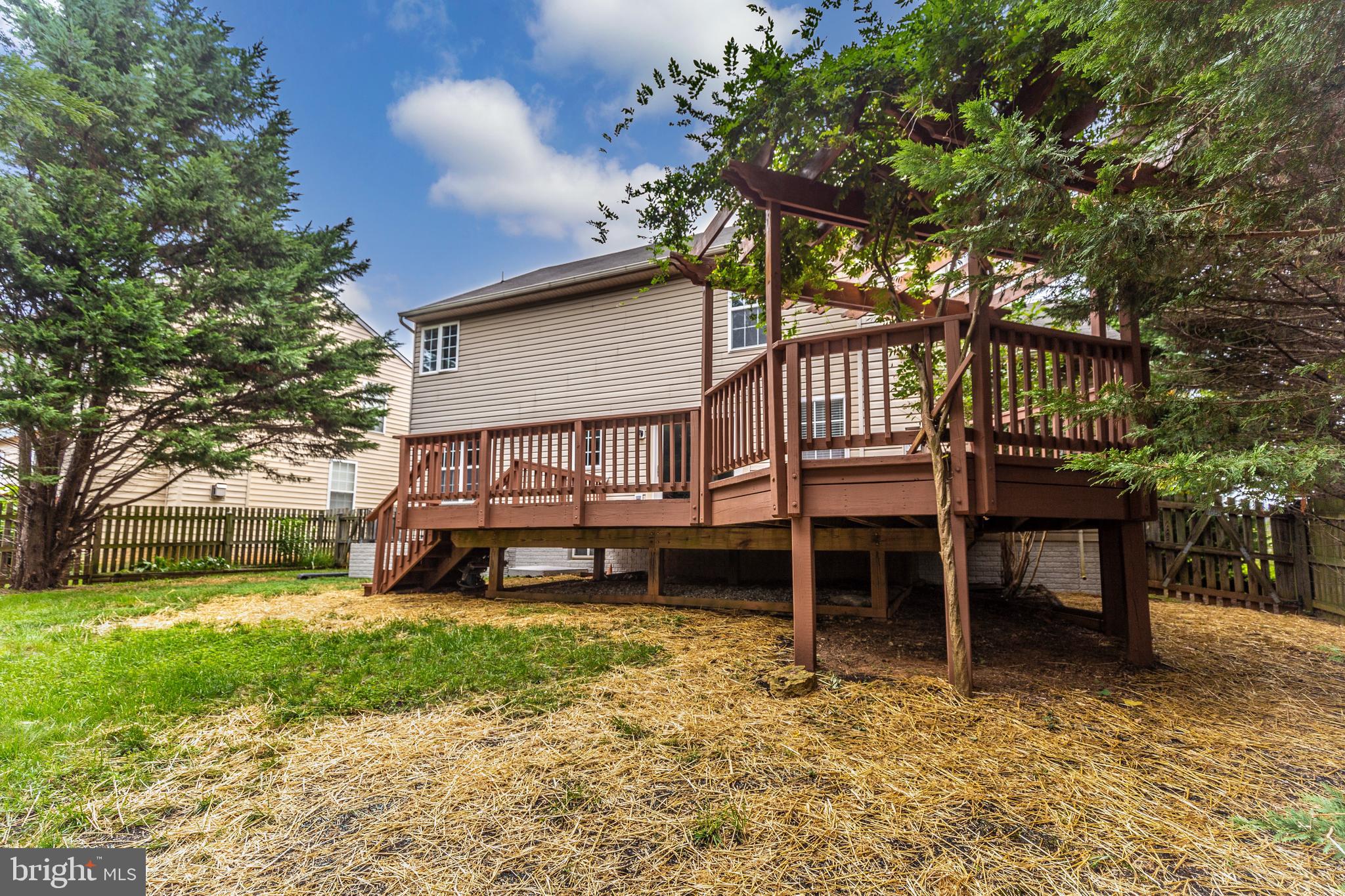 KINGSVIEW VILLAGE - Residential