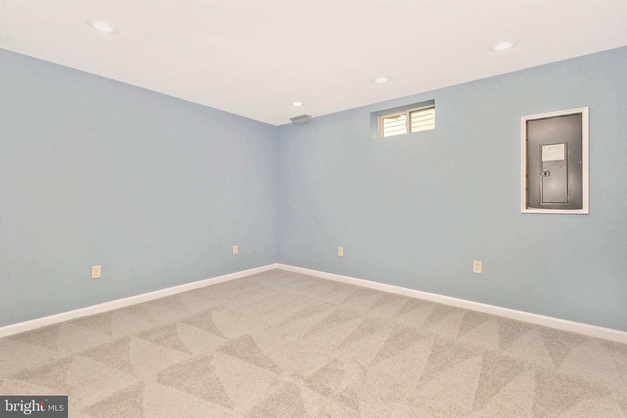 KINGSVIEW VILLAGE - Residential