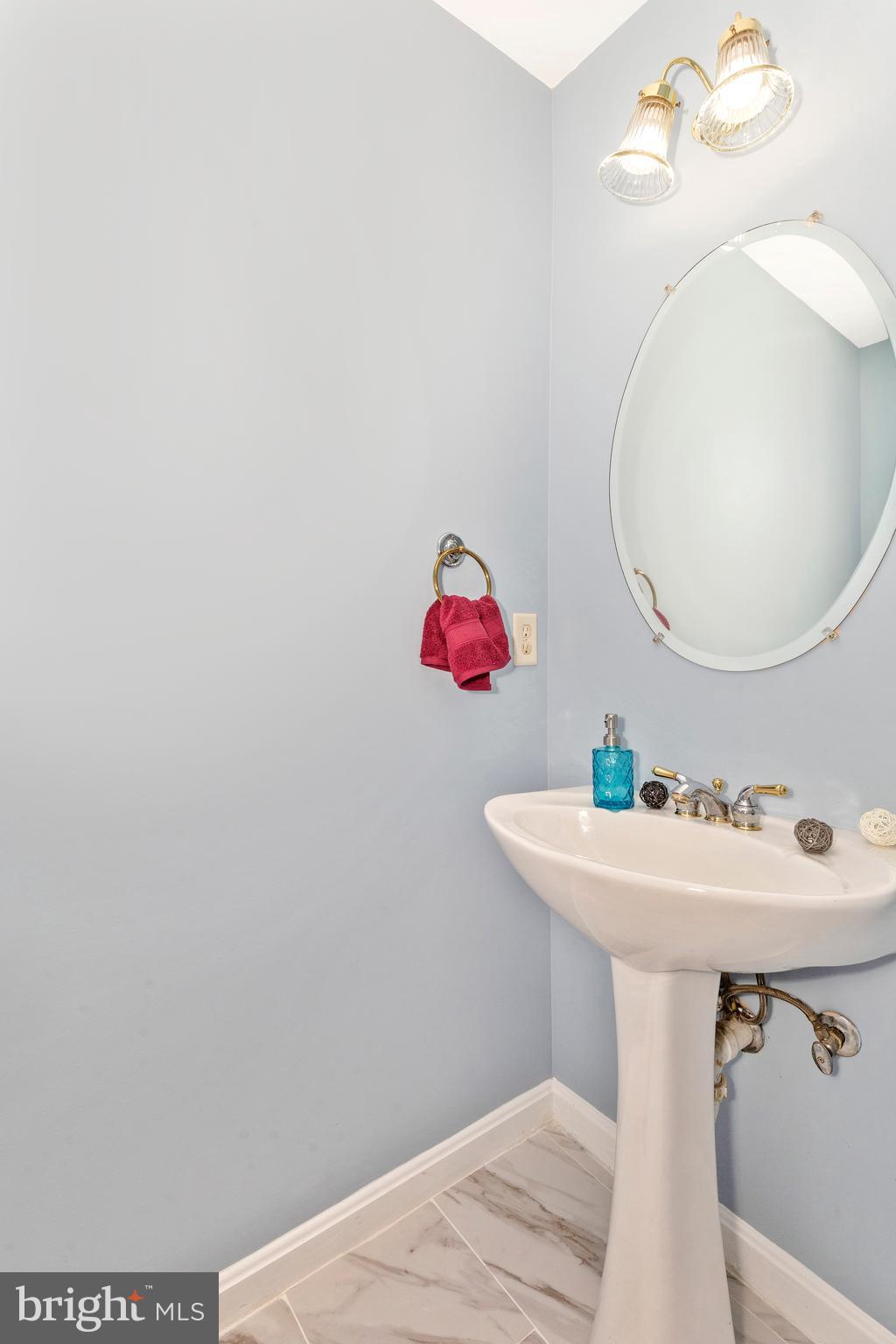 KINGSVIEW VILLAGE - Residential