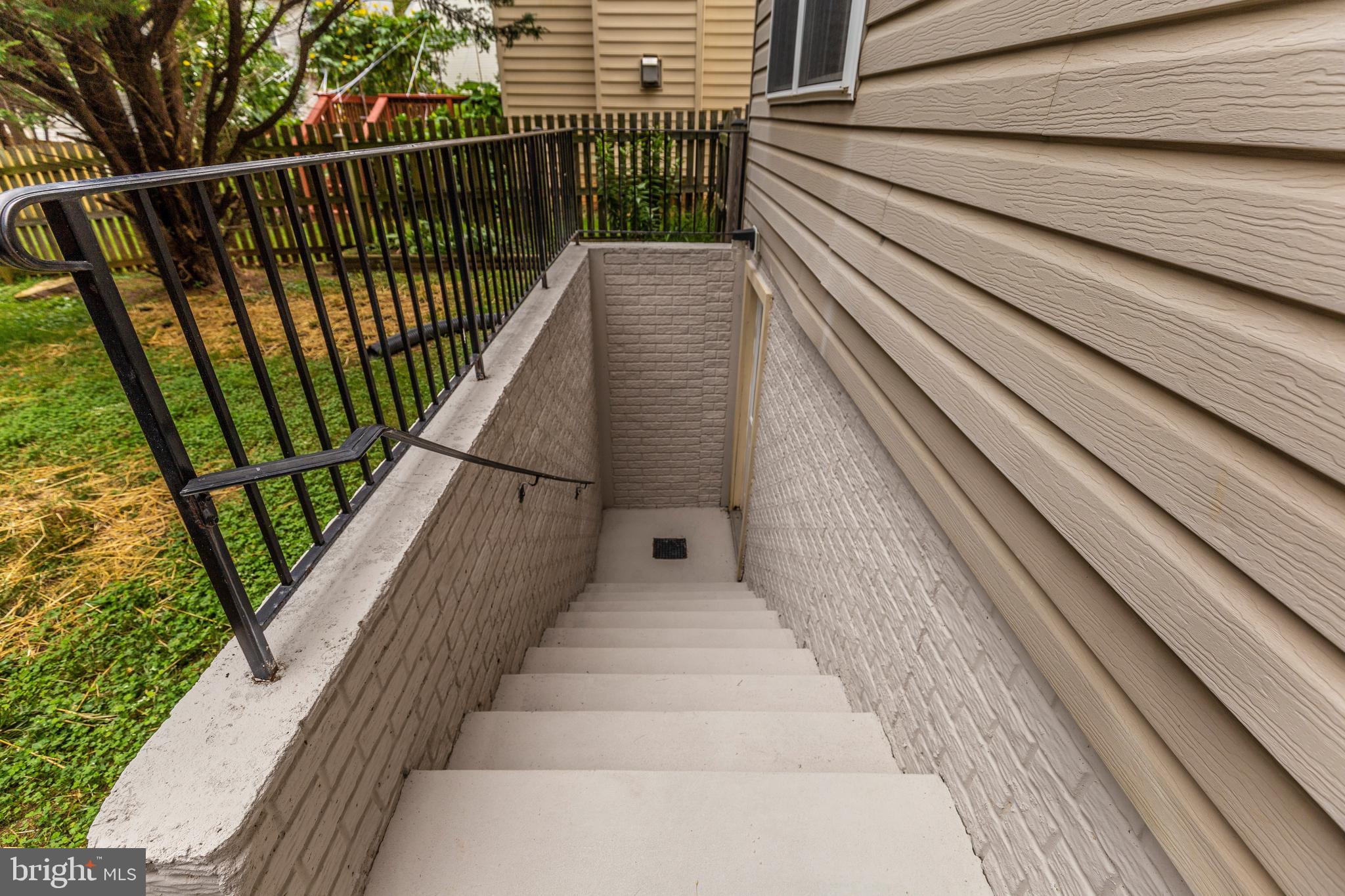 KINGSVIEW VILLAGE - Residential