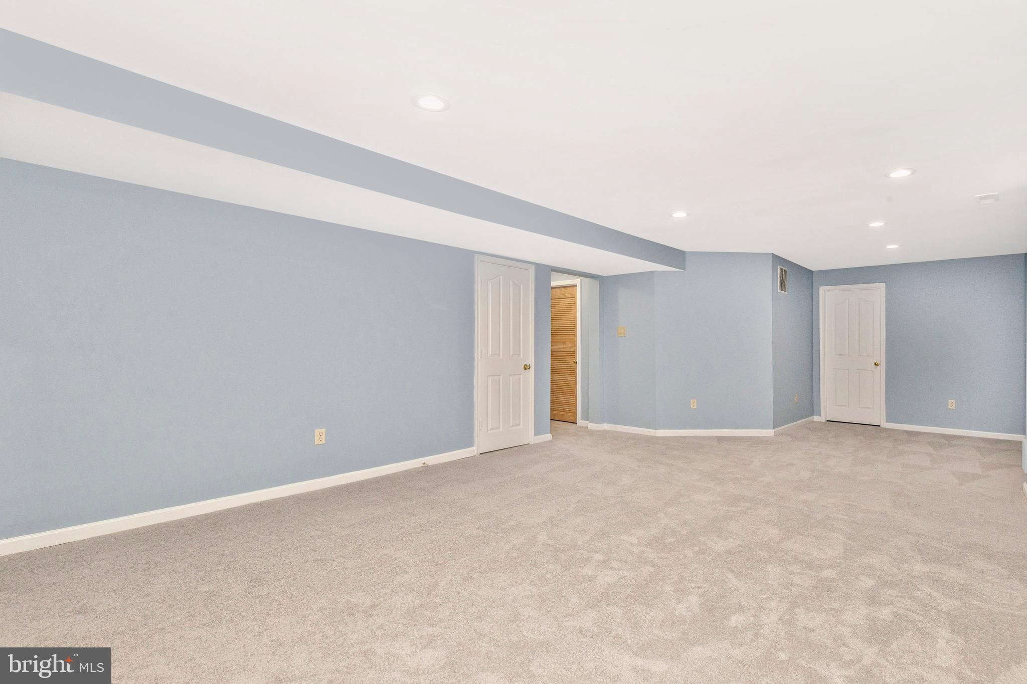 KINGSVIEW VILLAGE - Residential