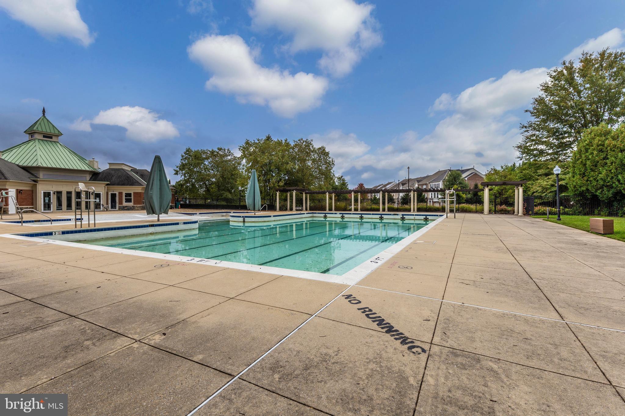 KINGSVIEW VILLAGE - Residential