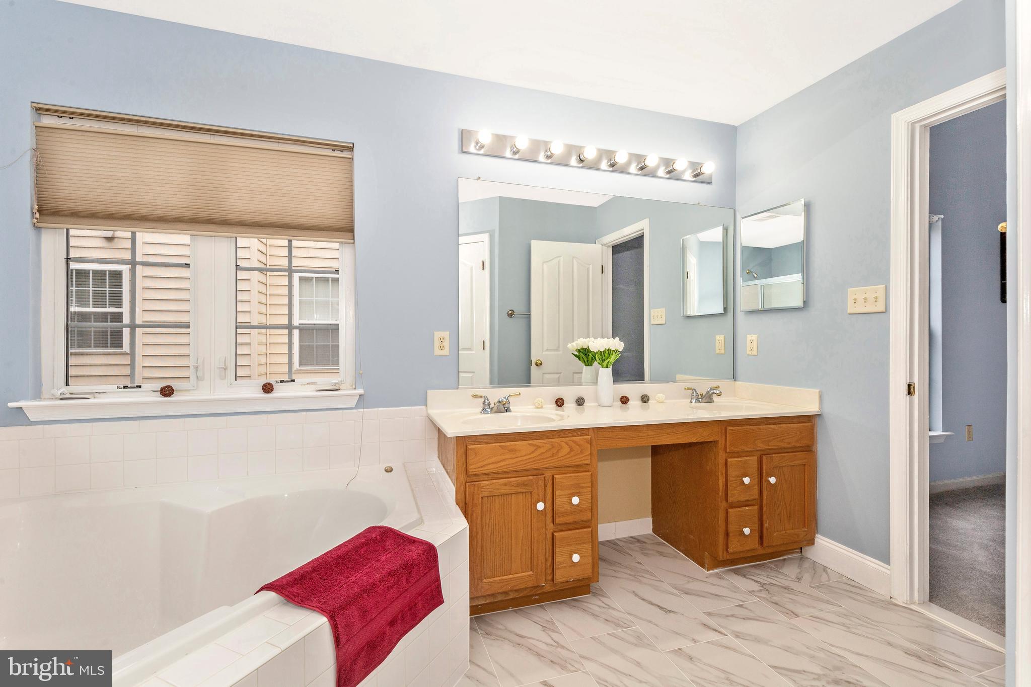 KINGSVIEW VILLAGE - Residential