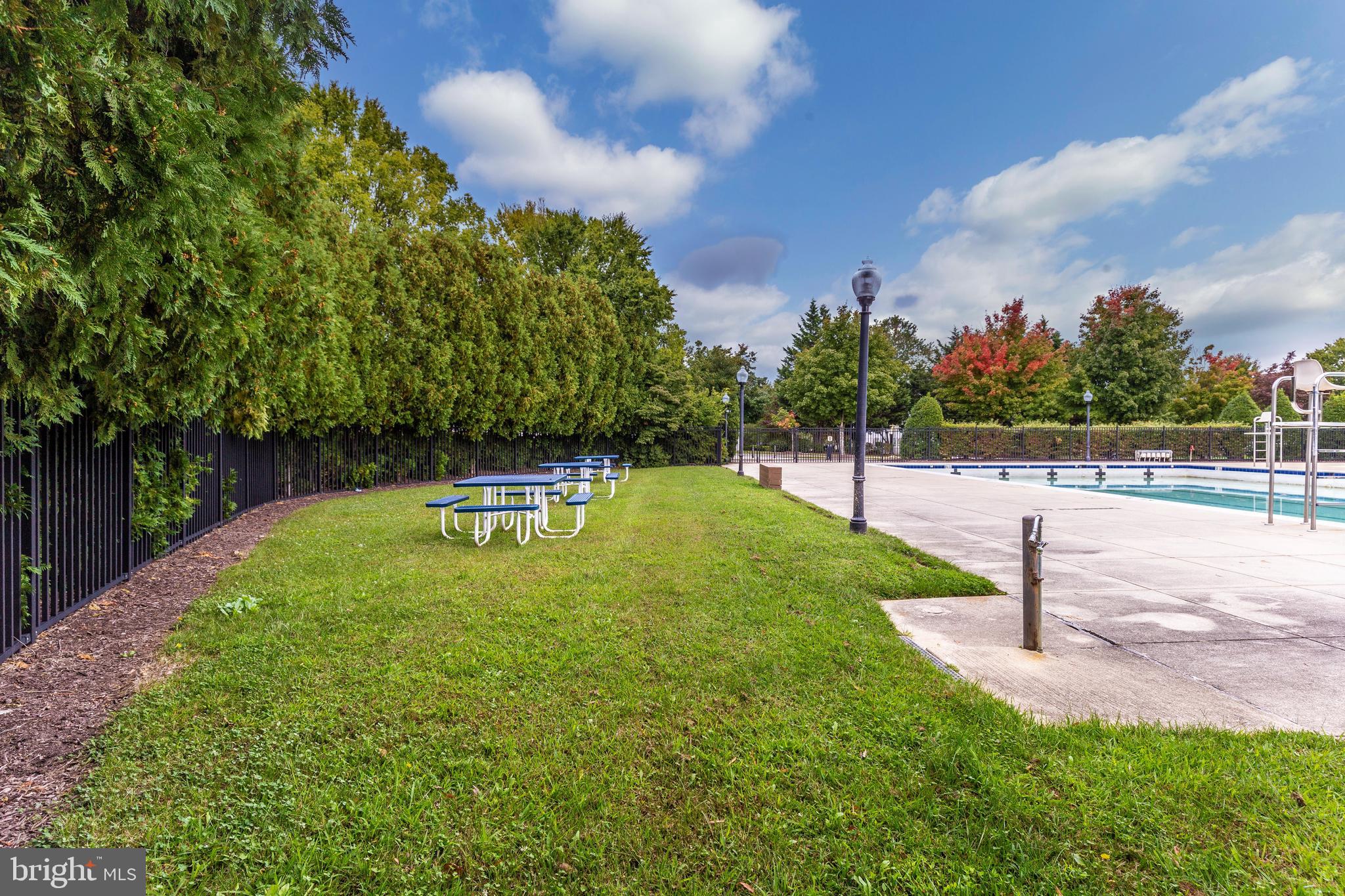 KINGSVIEW VILLAGE - Residential