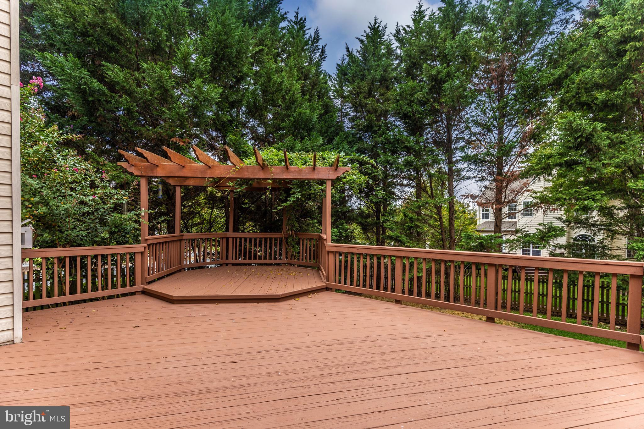 KINGSVIEW VILLAGE - Residential