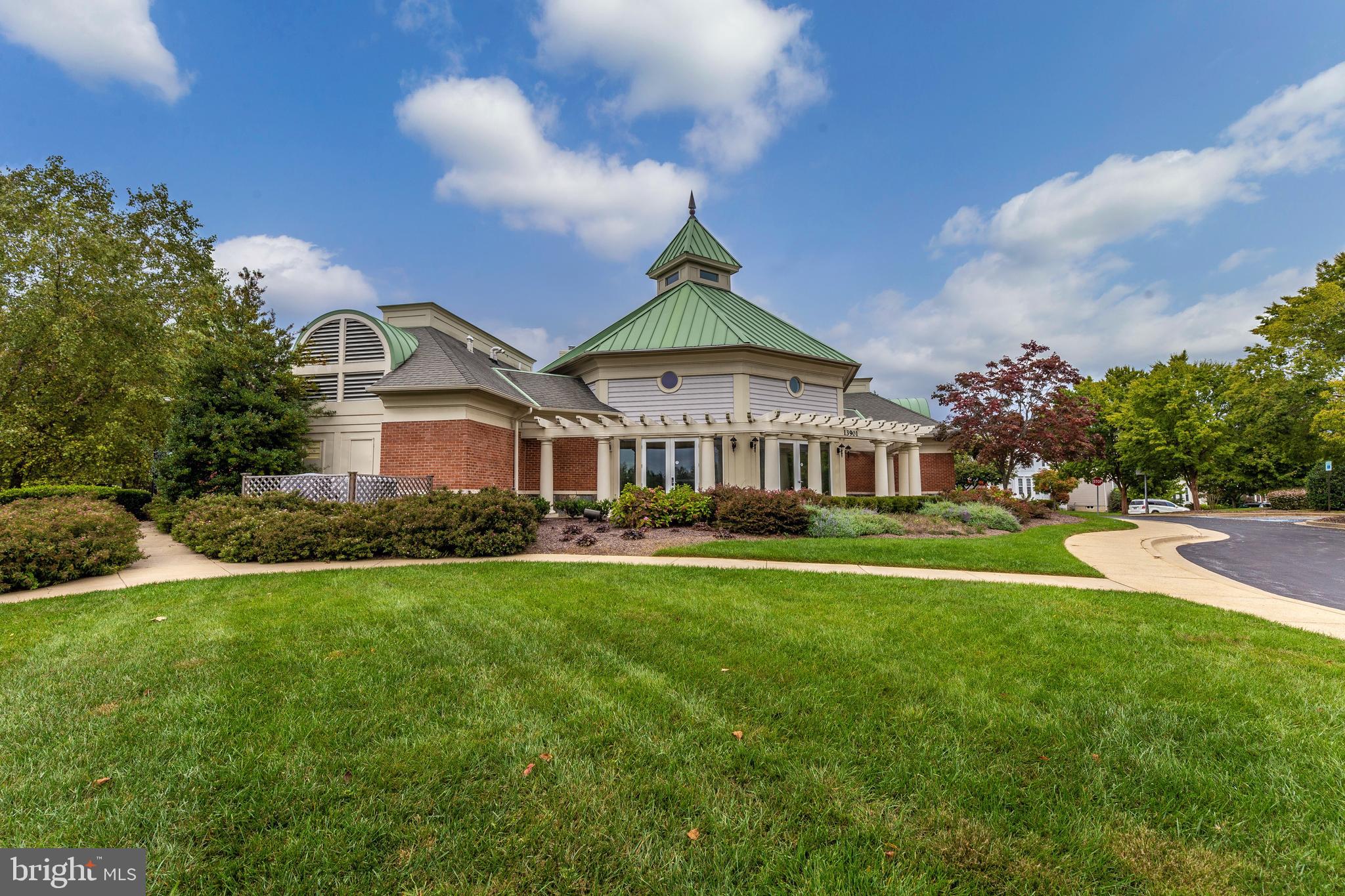 KINGSVIEW VILLAGE - Residential