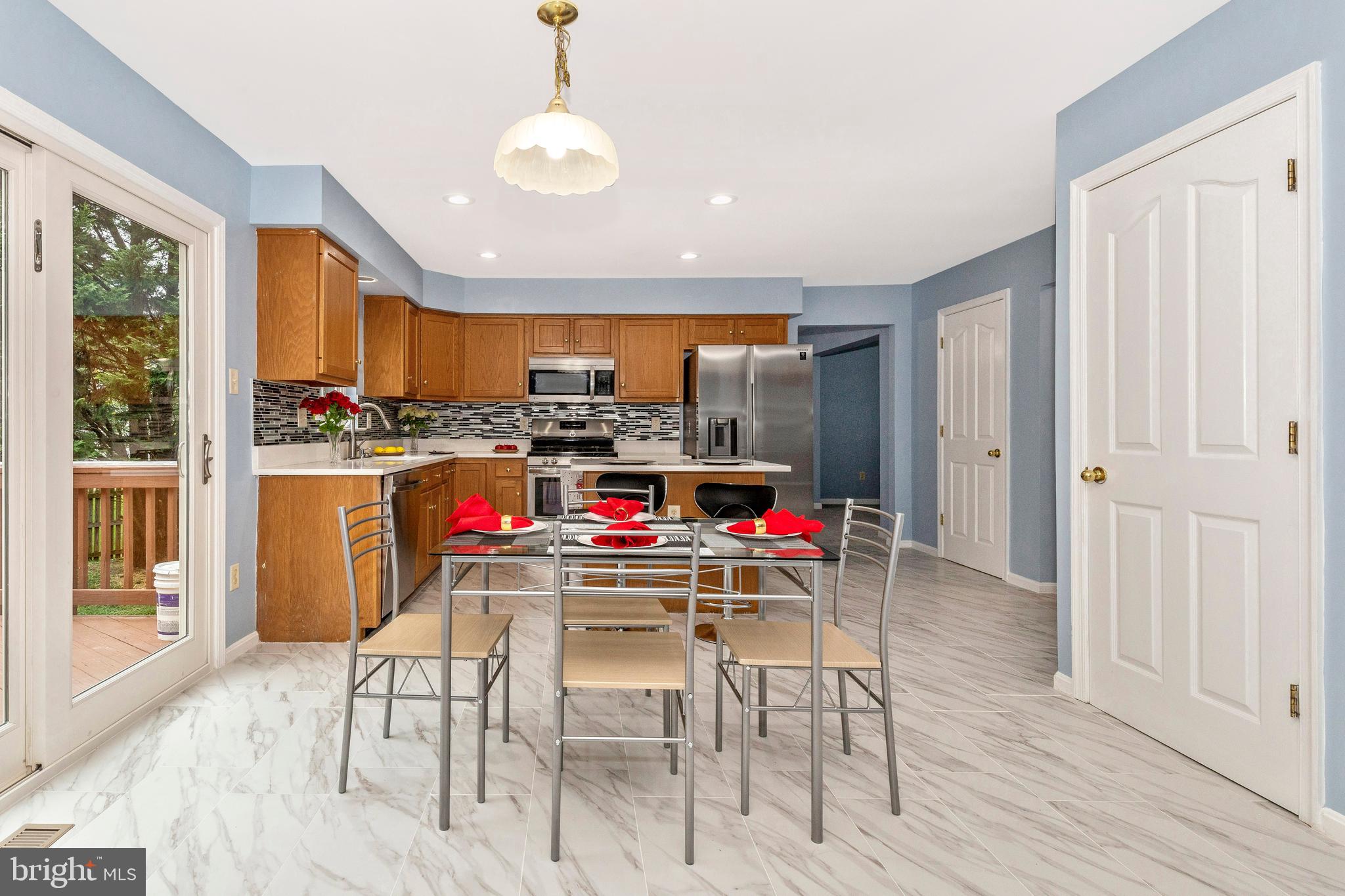 KINGSVIEW VILLAGE - Residential