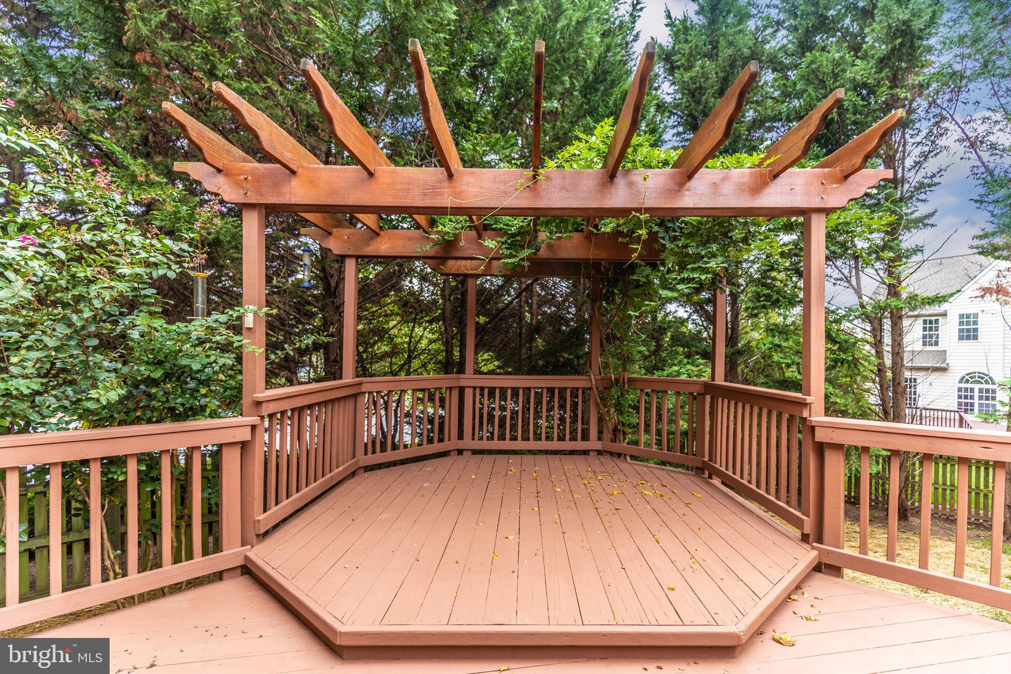 KINGSVIEW VILLAGE - Residential