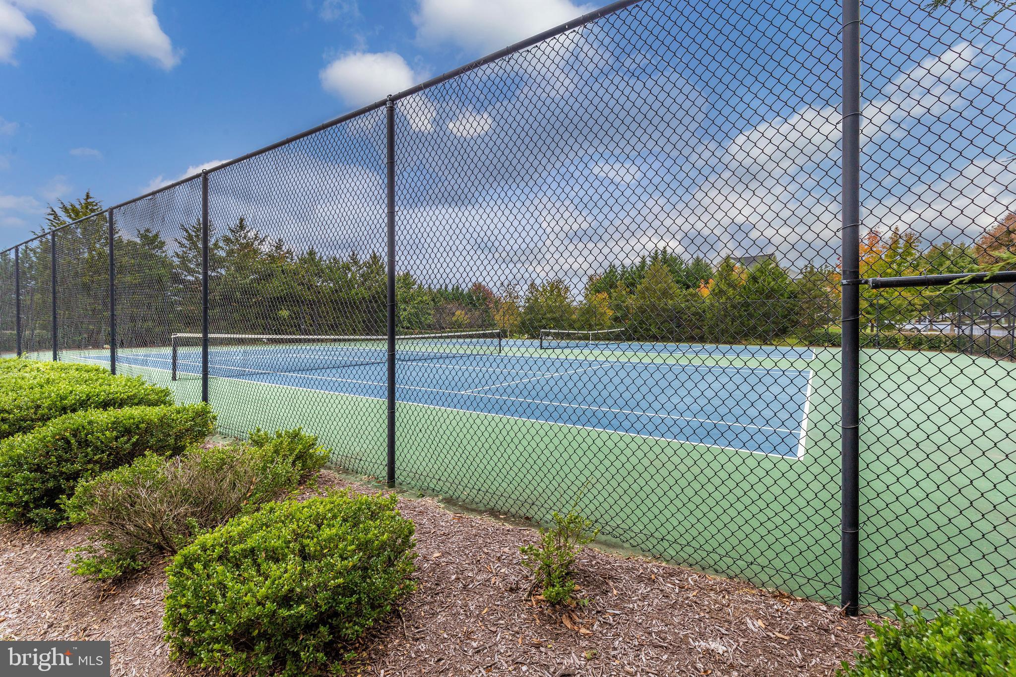 KINGSVIEW VILLAGE - Residential