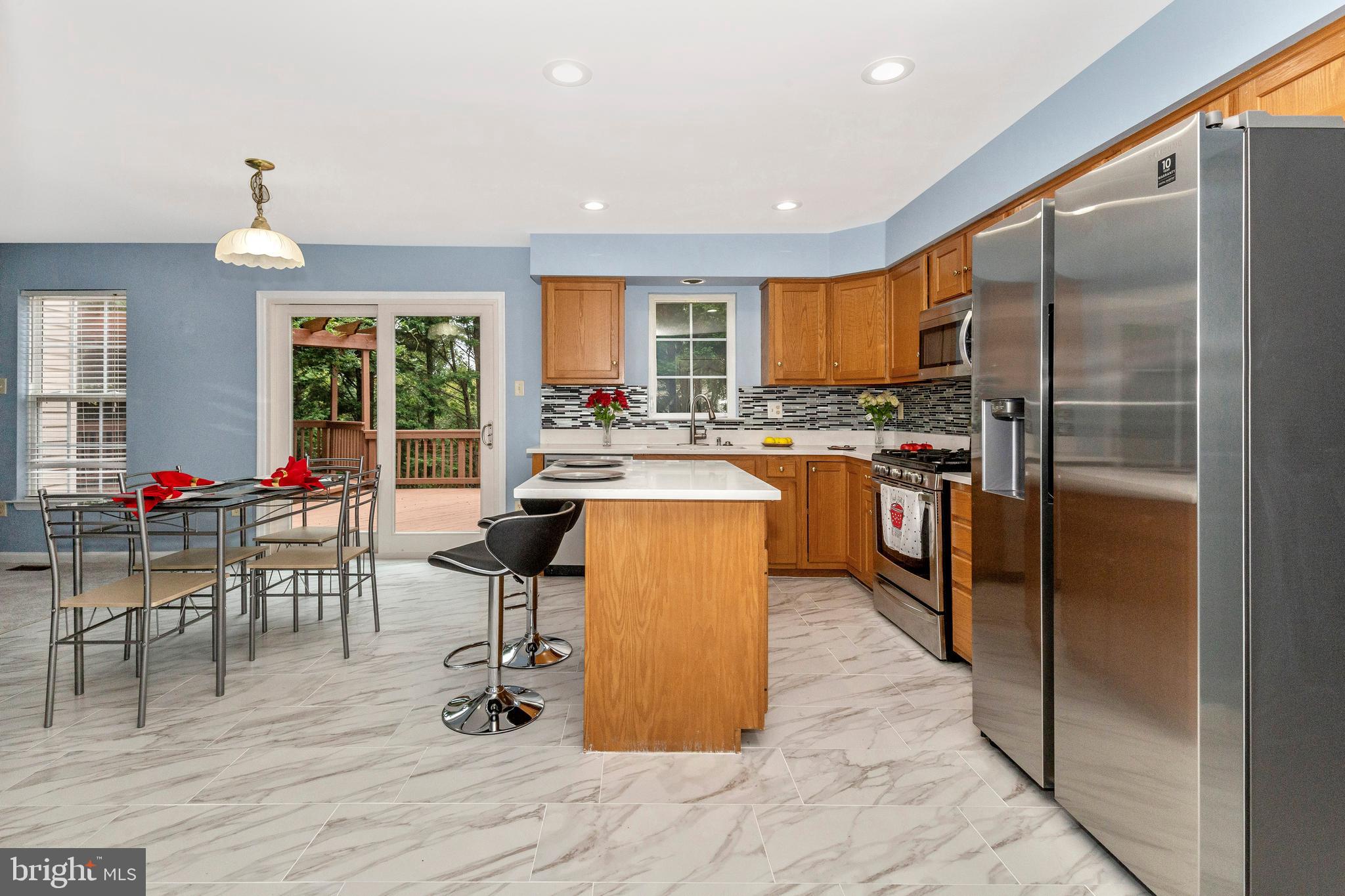 KINGSVIEW VILLAGE - Residential