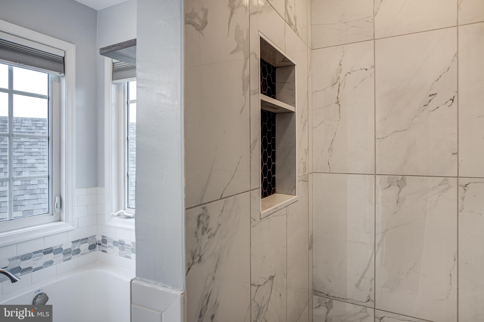 SEDONA HILLS - Residential