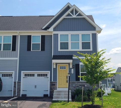 124 GOUDHURST STREET MARTINSBURG WV 25405
