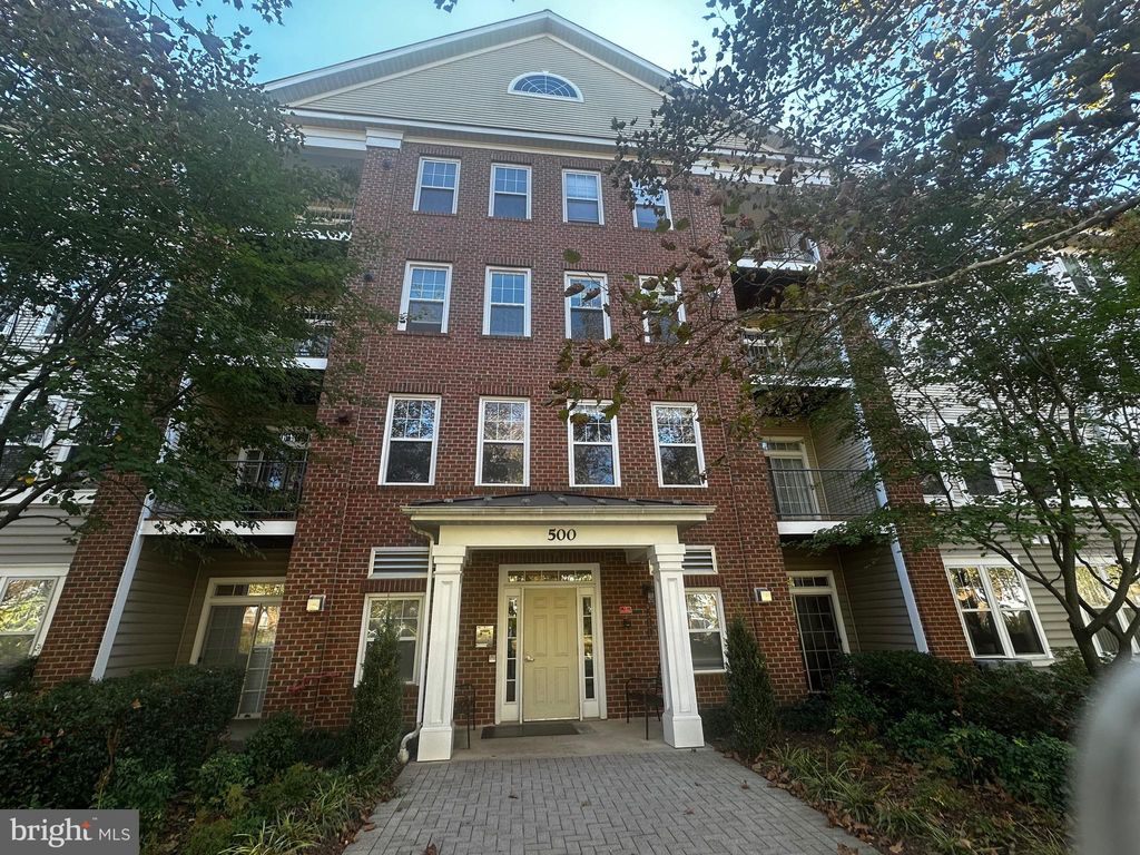 Photo of 500 King Farm Boulevard #104, ROCKVILLE, MD 20850 (MLS # MDMC2202892)