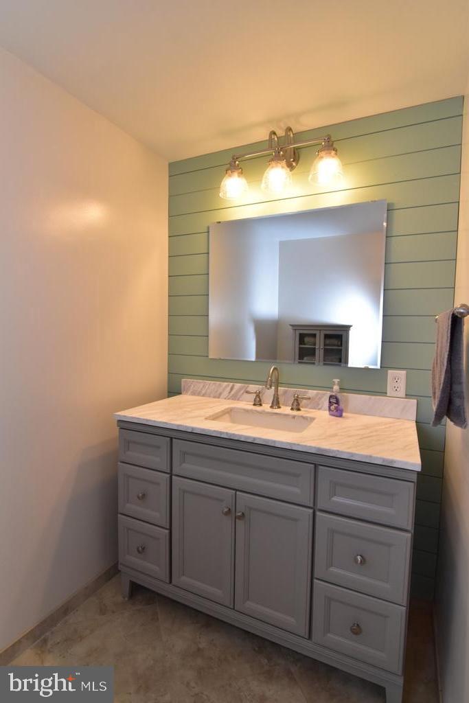 THE HIGHLANDS - Residential