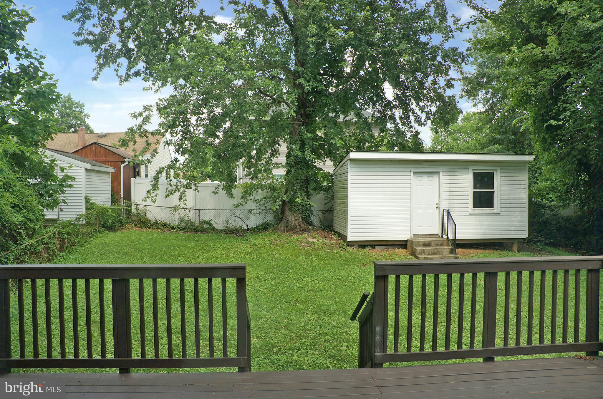 WEST LAWN - Residential