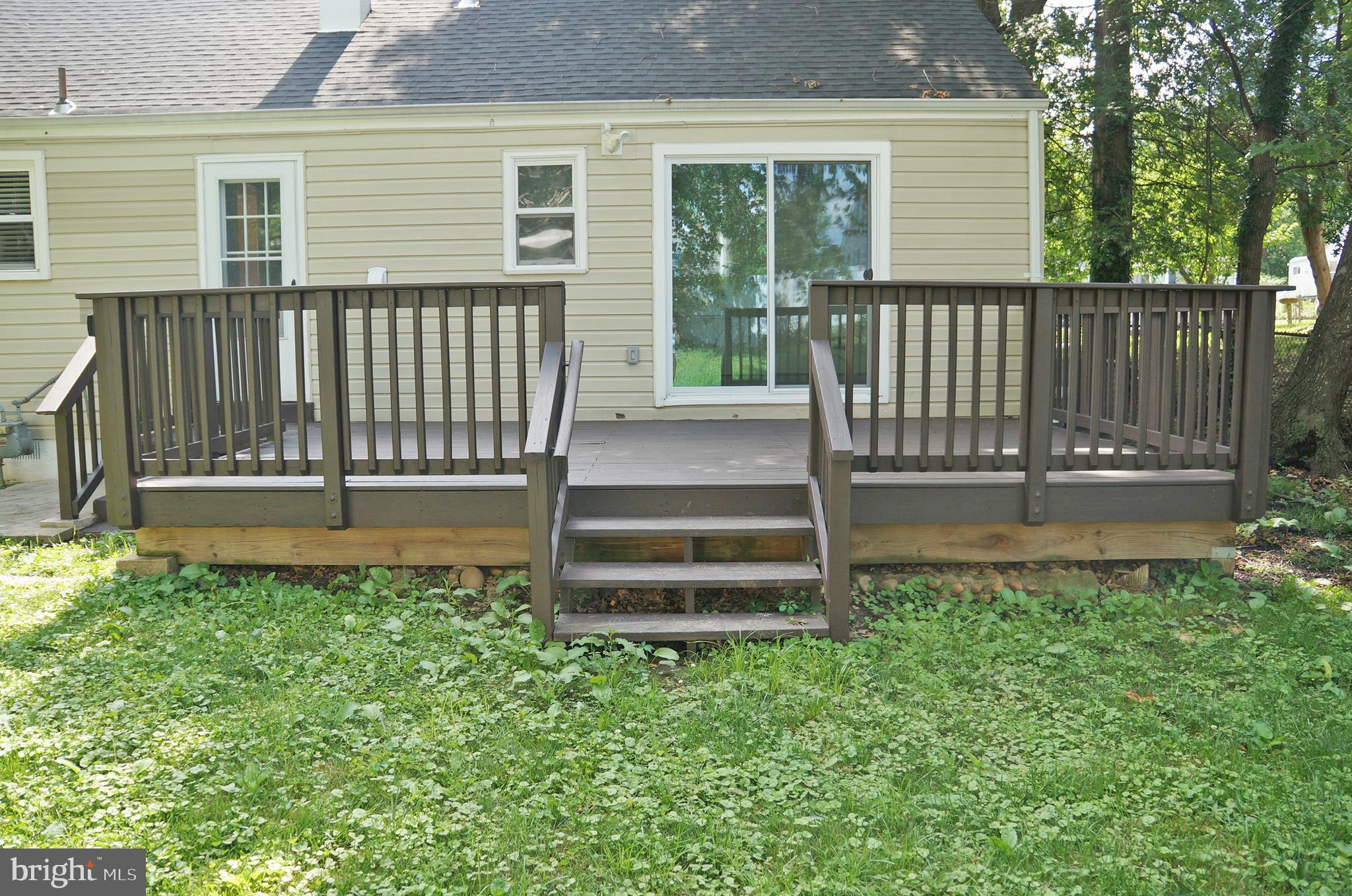 WEST LAWN - Residential