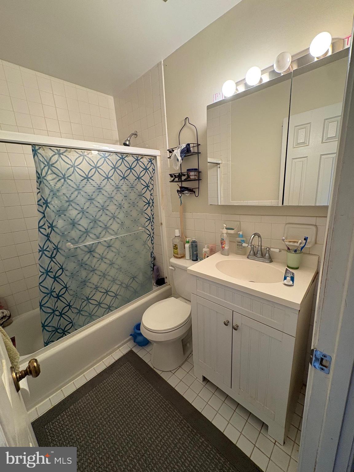 LONDON TOWNE - Residential