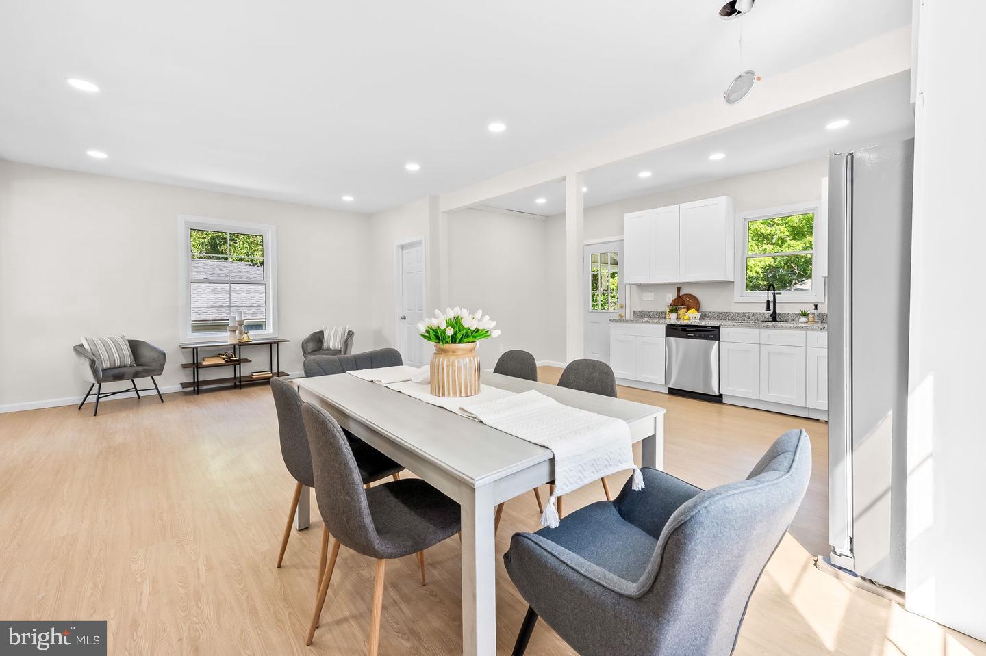 KENWOOD PARK - Residential Lease
