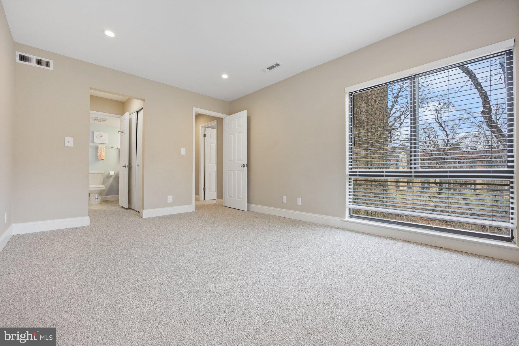 TREOVER CONDOMINIUM - Residential