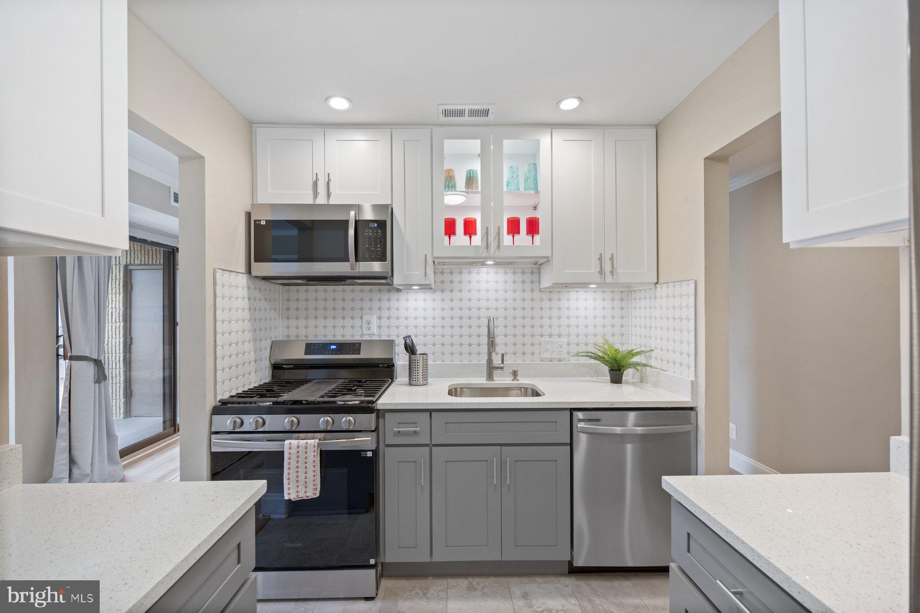 TREOVER CONDOMINIUM - Residential