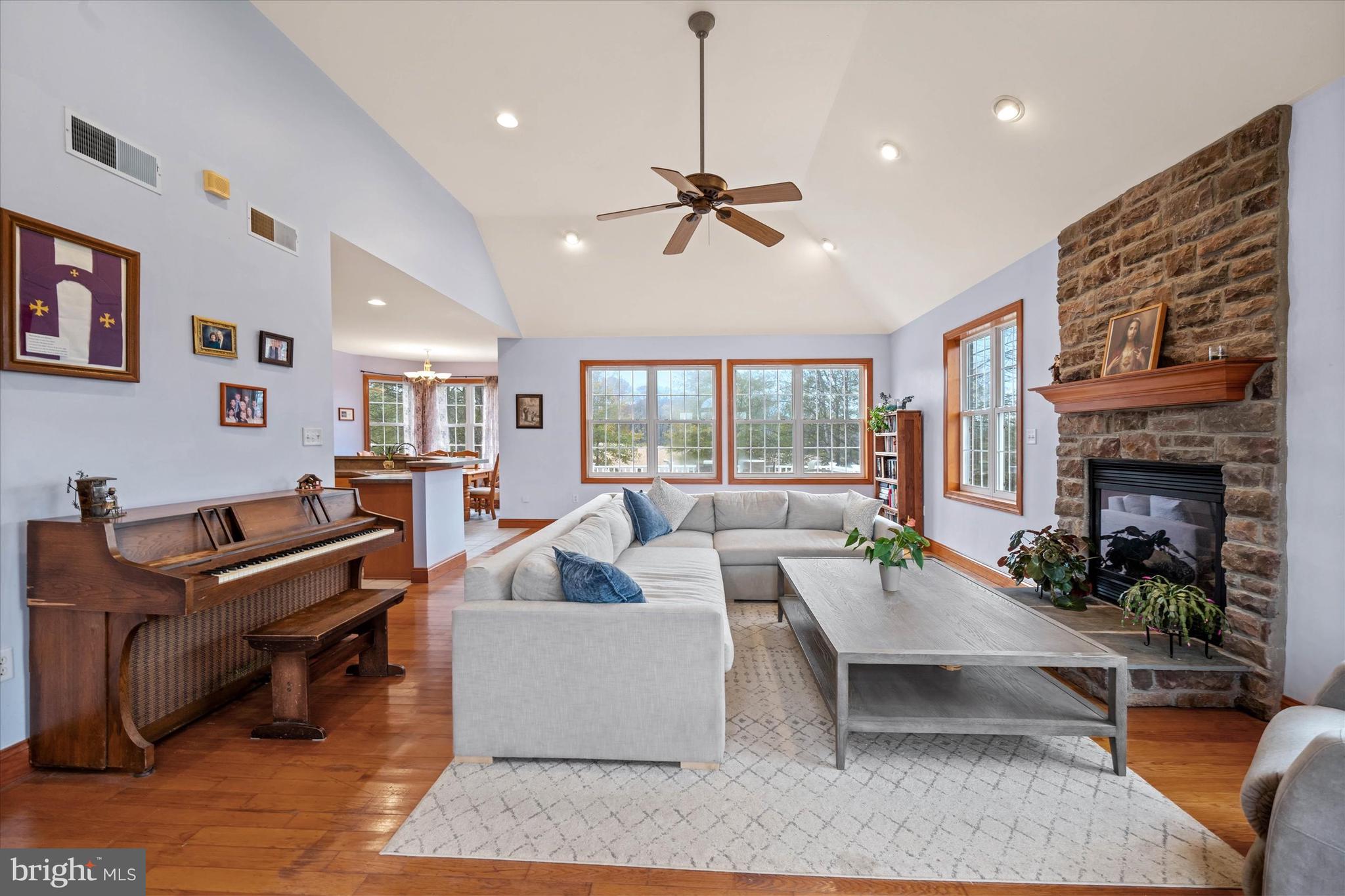 MONTGOMERYS FRIENDSHIP - Residential