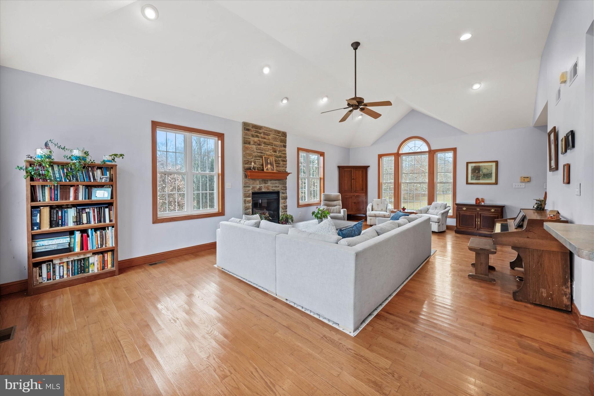 MONTGOMERYS FRIENDSHIP - Residential