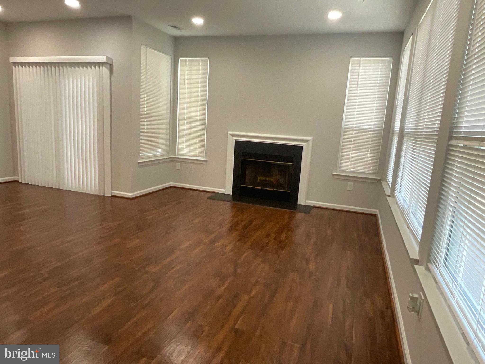 CORNERSTONE - Residential