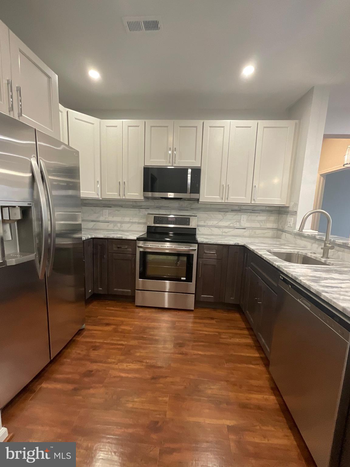 CORNERSTONE - Residential