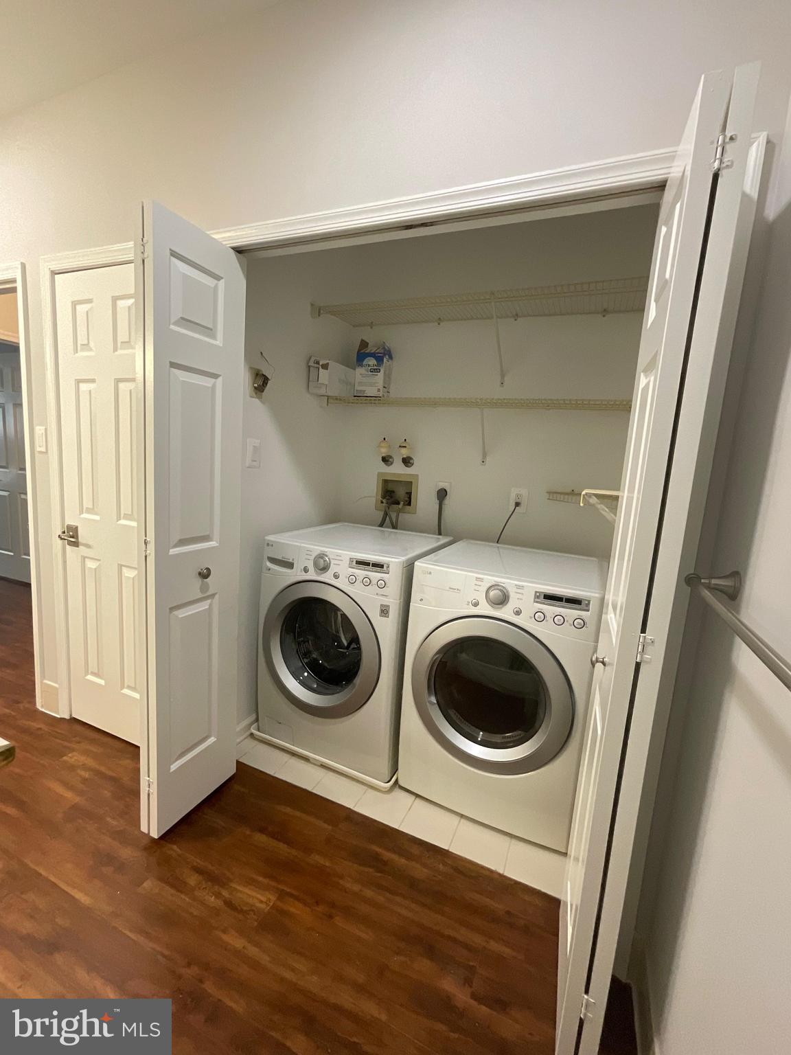 CORNERSTONE - Residential