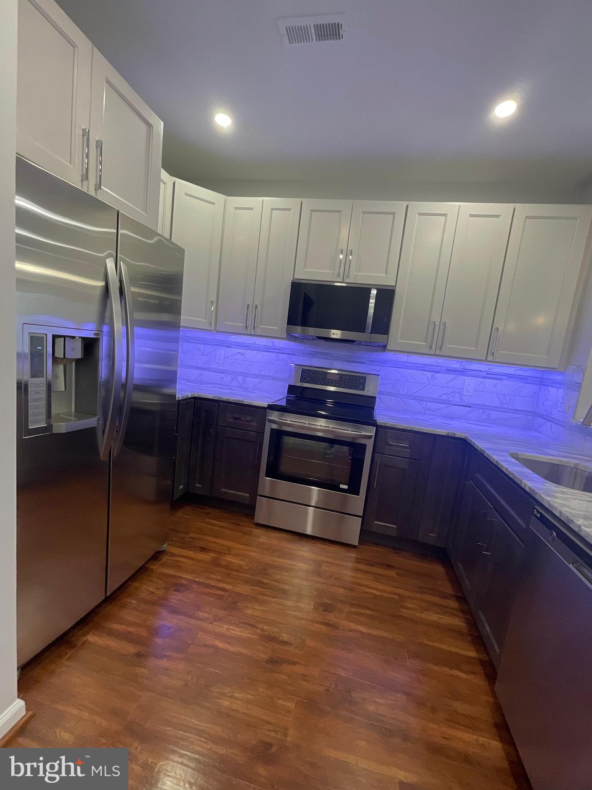 CORNERSTONE - Residential