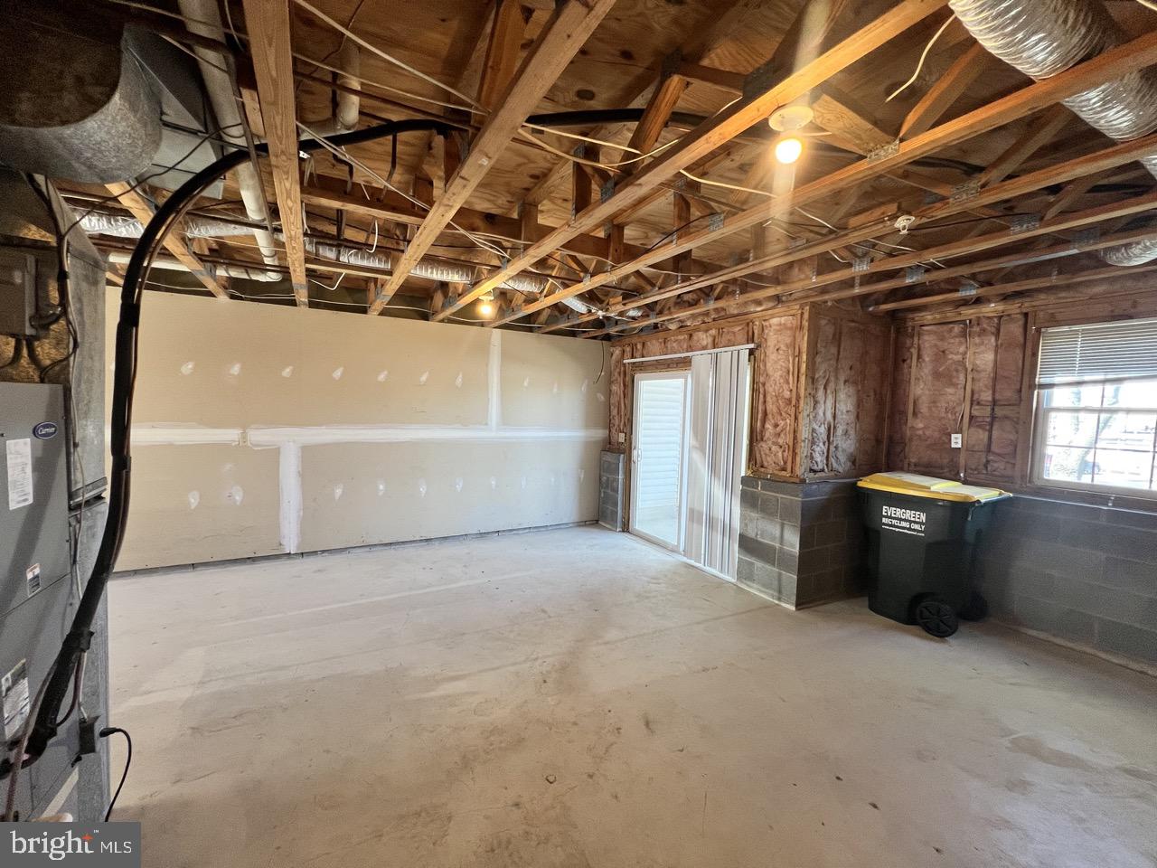 CAPTAINS QUARTER CONDOMINIUM - Residential Lease