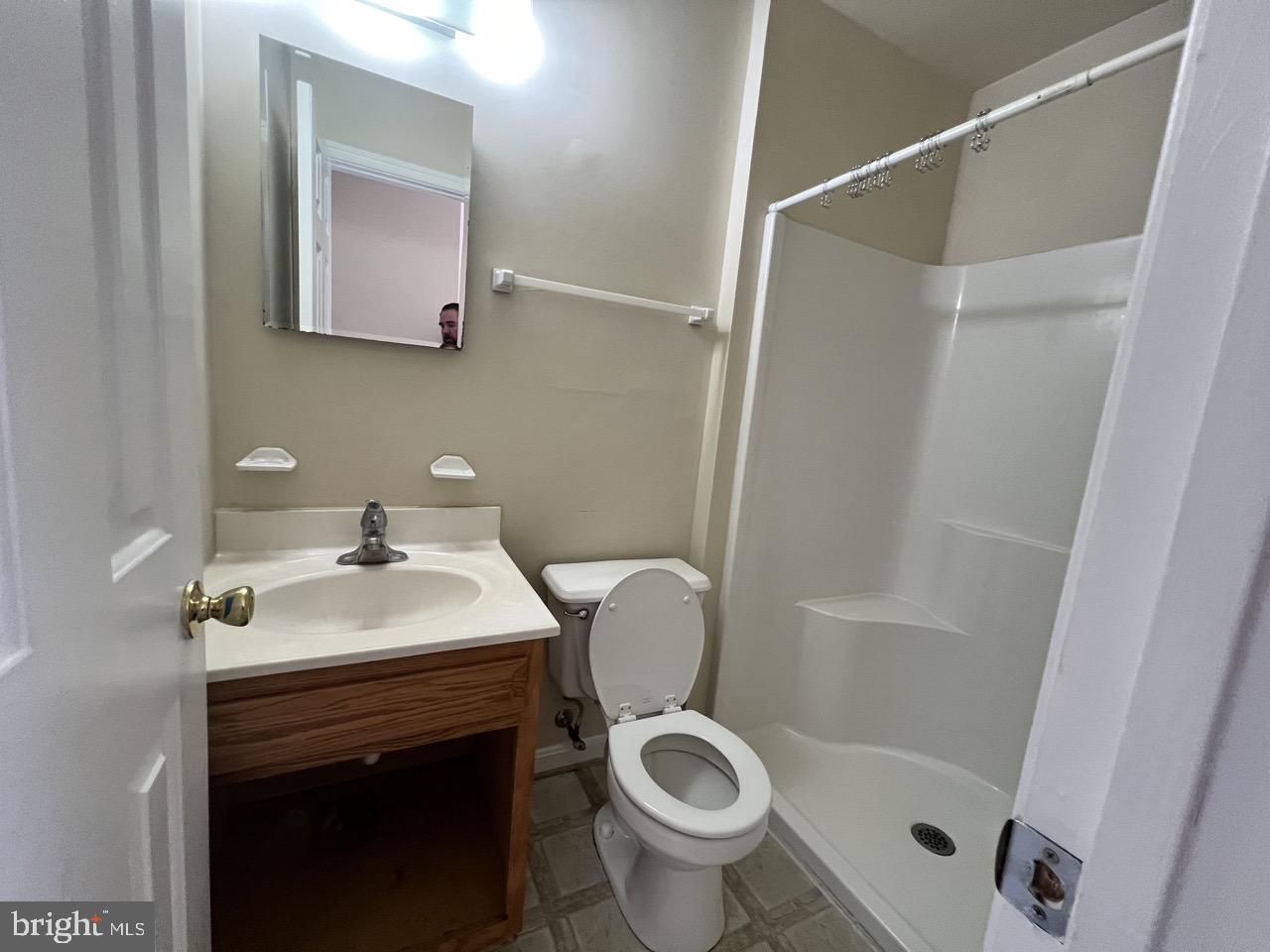 CAPTAINS QUARTER CONDOMINIUM - Residential Lease