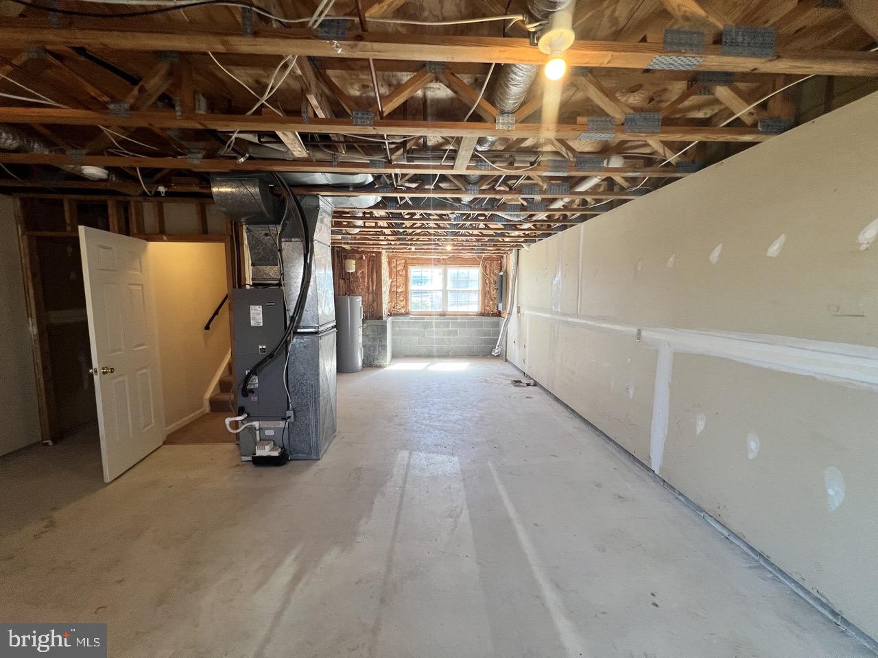 CAPTAINS QUARTER CONDOMINIUM - Residential Lease