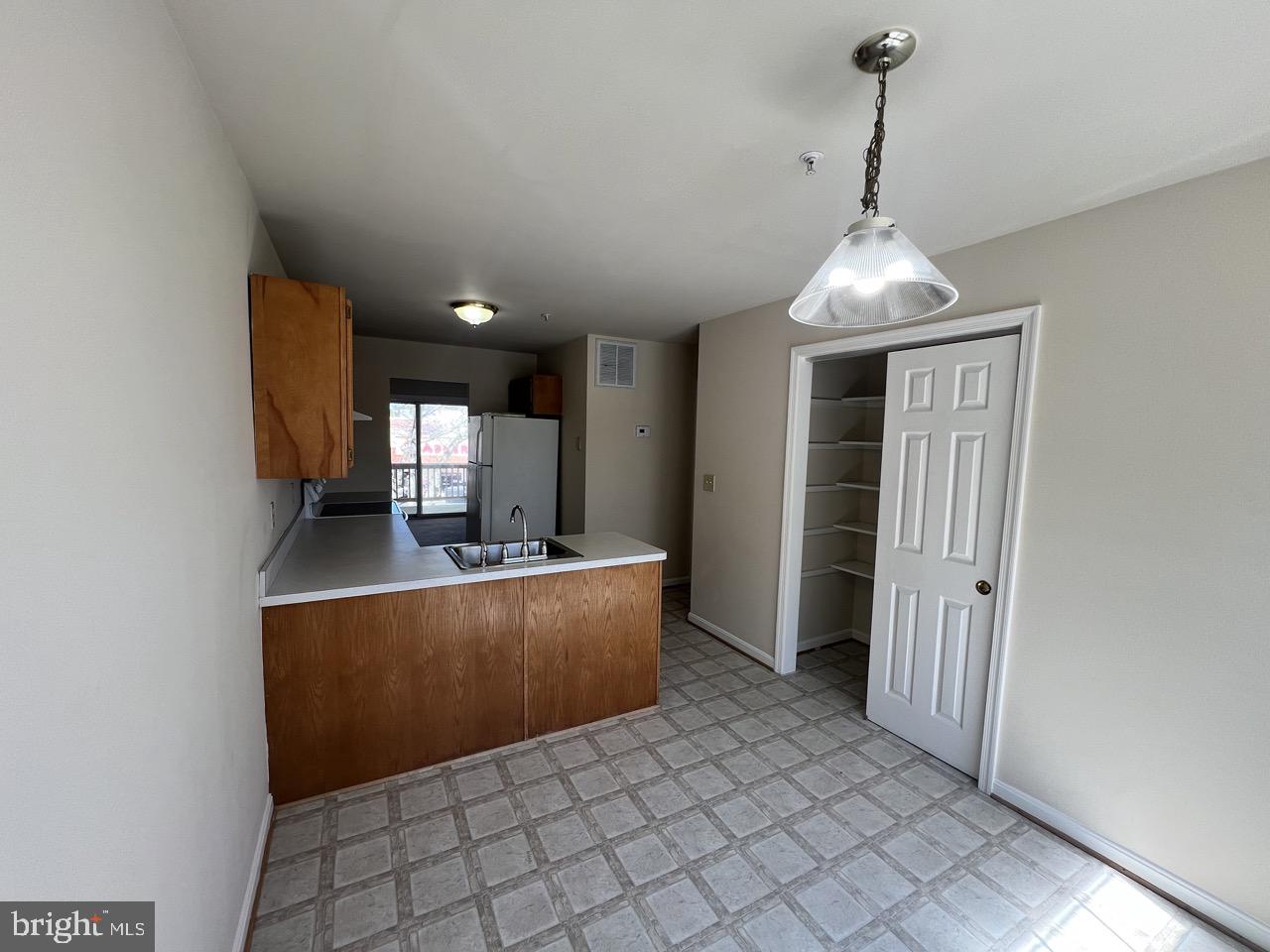 CAPTAINS QUARTER CONDOMINIUM - Residential Lease